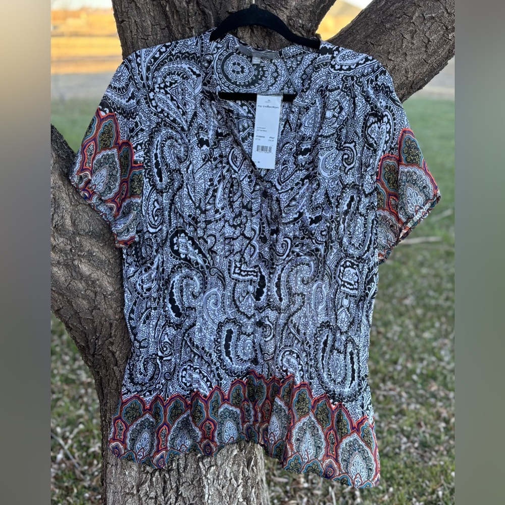 132. NY Collection Black and White Paisley Blouse
